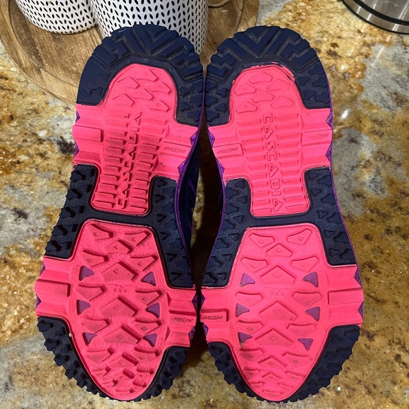 Brooks Cascadia 10 size 6.5 - Picture 9 of 10